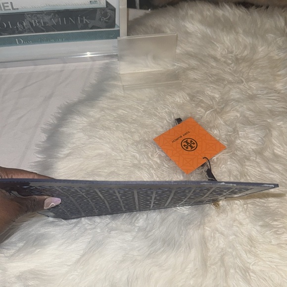 Tory Burch Blue Laser Cut Patent Leather Wristlet Pouch NWT - Picture 8 of 9